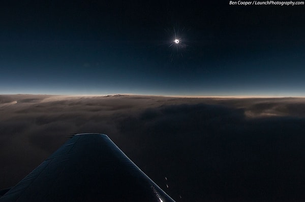3. 44,000 ft'te güneş tutulmasına şahit olmak harikadır.