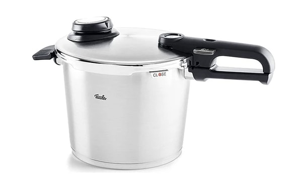 9. Hepsiburada’da indirimde olan Fissler Vitavit Premium Düdüklü Tencere 6 Lt ile mutfakta zaman kazanın!